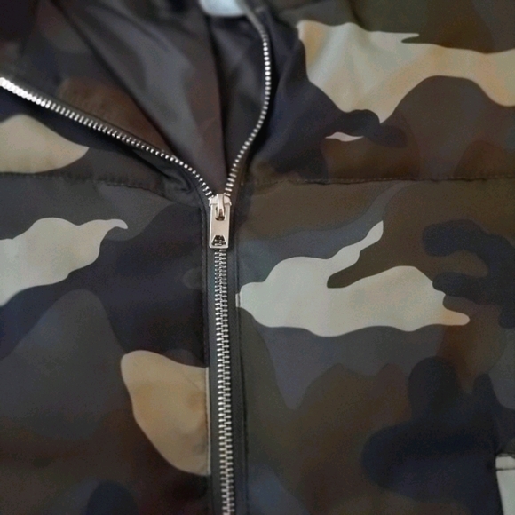 H&M | Camo Puffer Jacket - Picture 8 of 13